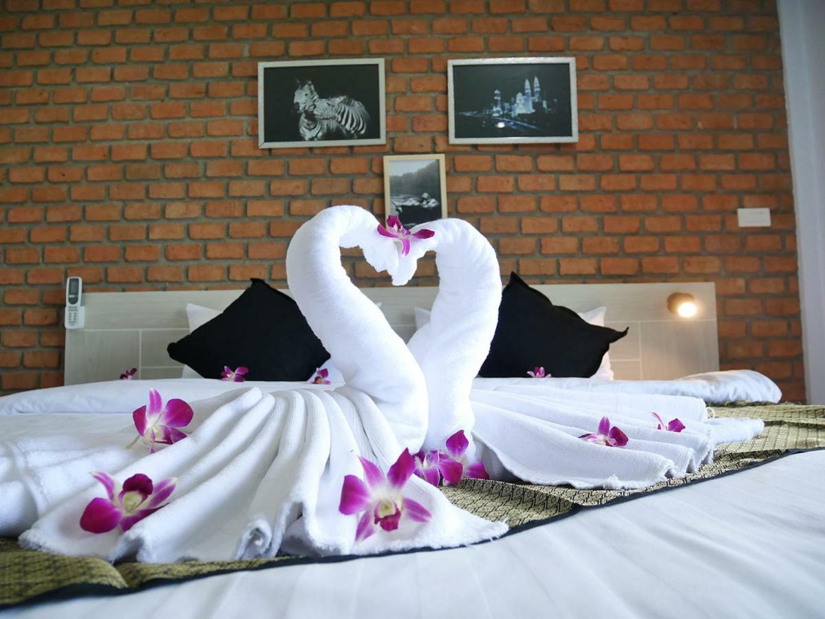 Bests Village & Villa - Chalong Bay Phuket Esterno foto